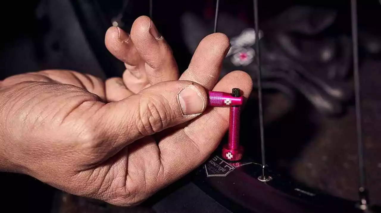 Muc-Off Tubeless Valve Kit 80 Mm Black – Bild 2