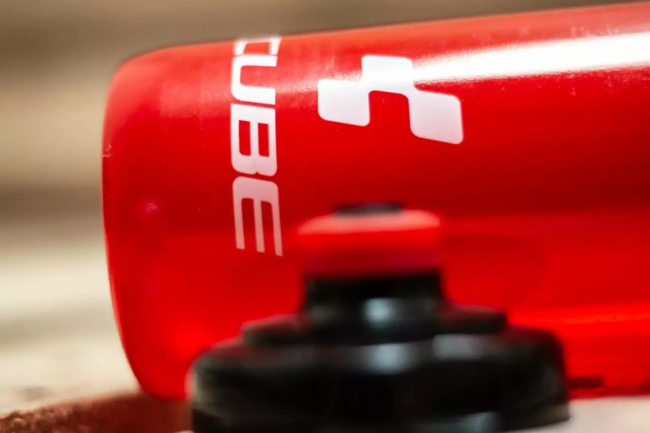 Cube Trinkflasche 0,75l Icon Red – Bild 3
