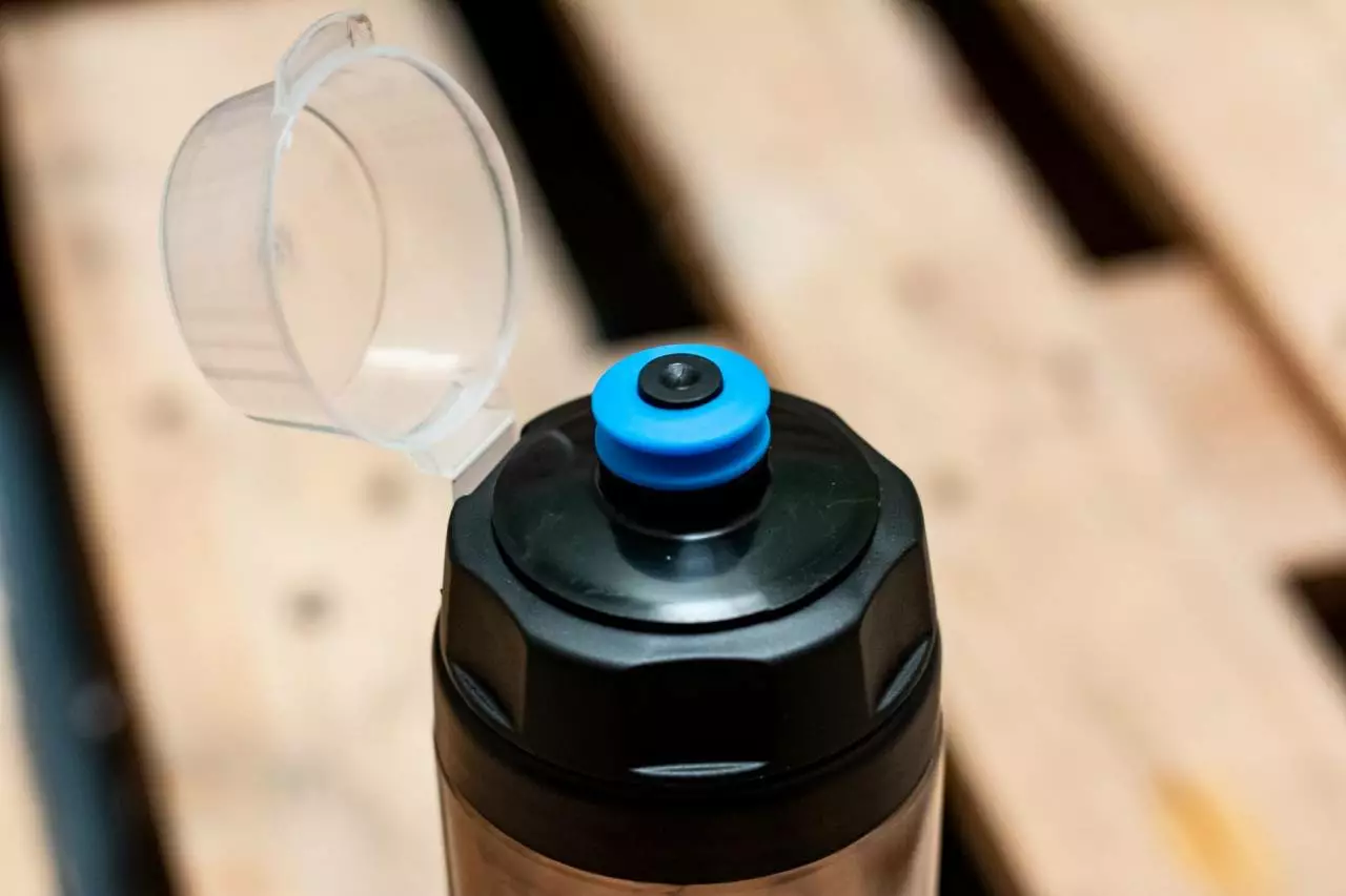 Cube Trinkflasche Thermo 0,6l Black N Grey N Blue – Bild 5