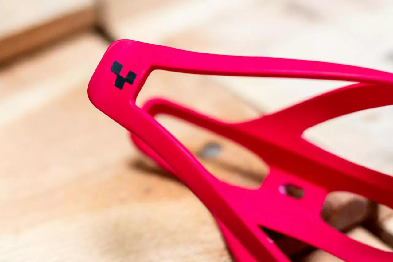 Cube Flaschenhalter HPP Matt Berry N Black – Bild 4