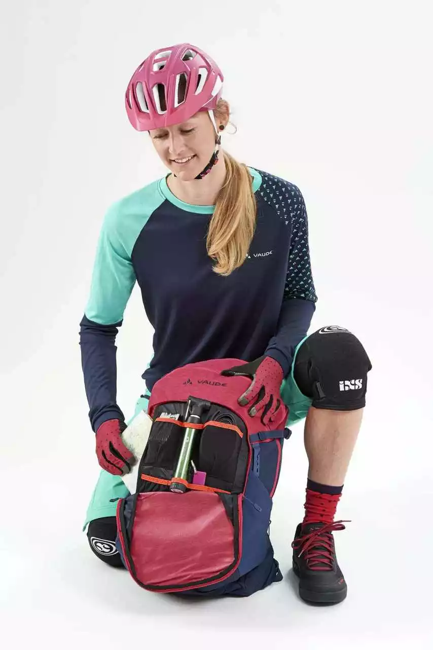 Vaude Wo Bike Alpin 24 Fahrradrucksack, Black – Bild 7