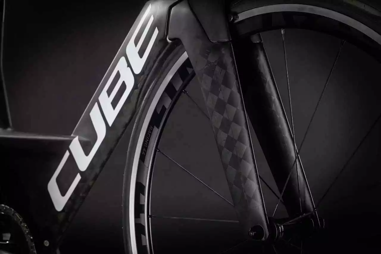 Cube Aerium C:68 SL LOW Carbon N White Triathlon – Bild 5