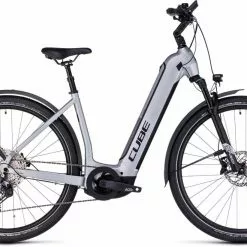 Cube Nuride Hybrid EXC 750 Allroad Polarsilver N Black E-Bike Trekkingrad Tiefeinsteiger