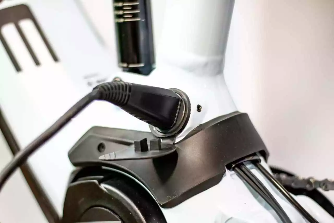 Cube Stereo Hybrid 120 Pro 750 Flashwhite N Black E-Bike Fully Mountainbike – Bild 14